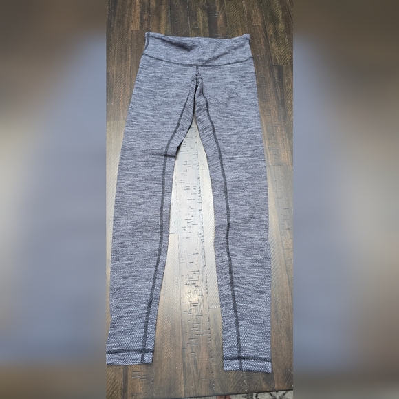 3 Pairs of Lululemon Leggings - Picture 8 of 9